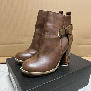 USED A+ Melody Brown Booties